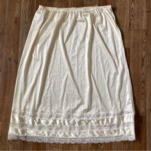 Velrose Half Slip Skirt 1X Ivory Plus Lace Trim Vintage Y2K NWOT